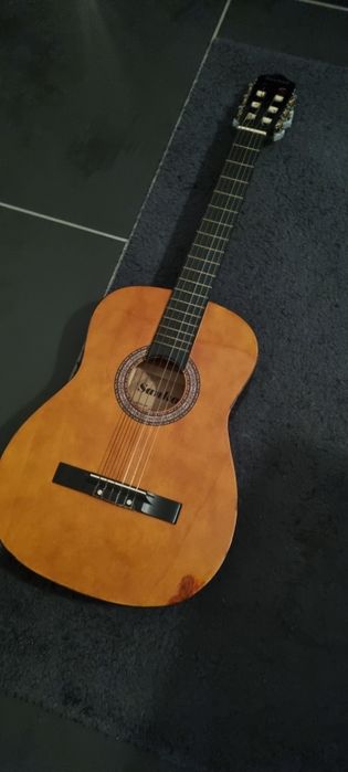 Gitara muzyczna instrument