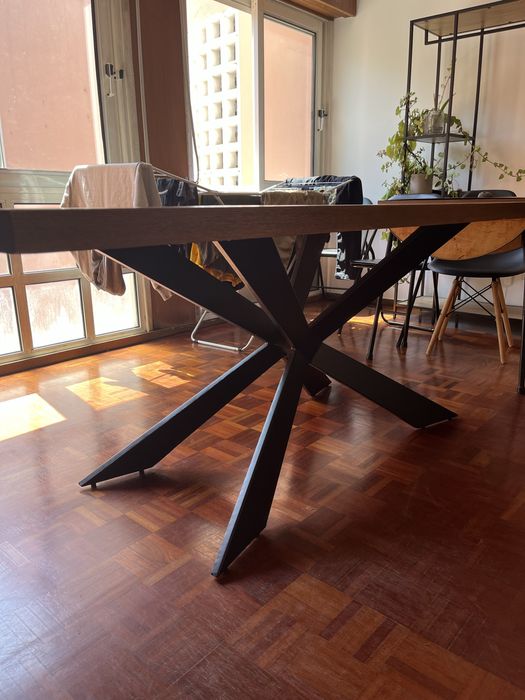 Mesa de sala de jantar (Area)