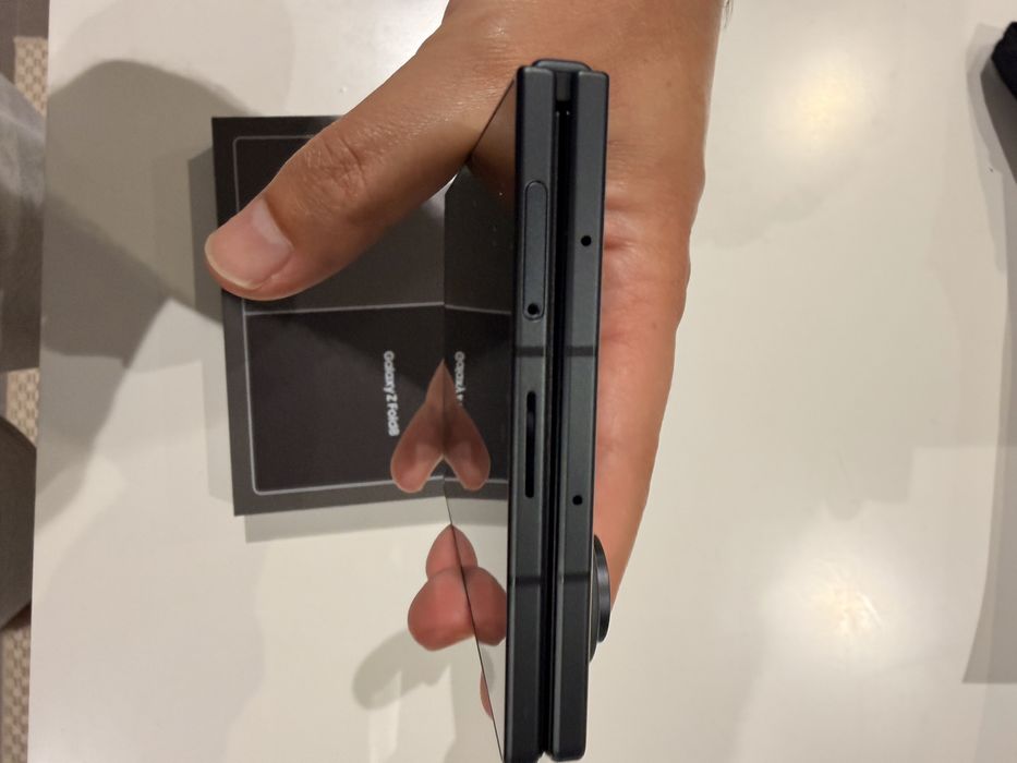 Samsung Galaxy Z Fold 8 - Grafite
