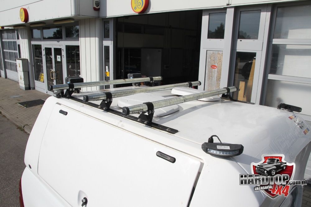 Zabudowa Toyota Hilux 2015 przemysłowa klapy boczne Truckman LED