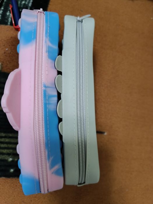 Продам силіконовий пенал з персонажами Disney.