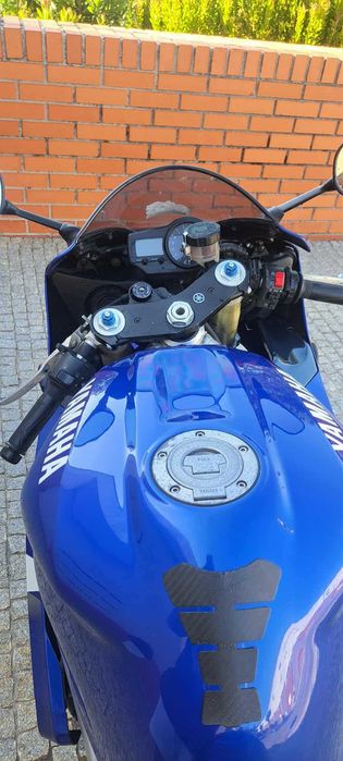 Yamaha YZF R1 (1999) – Clássica em Bom Estado