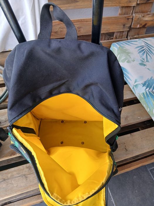 Mochila escolar menino