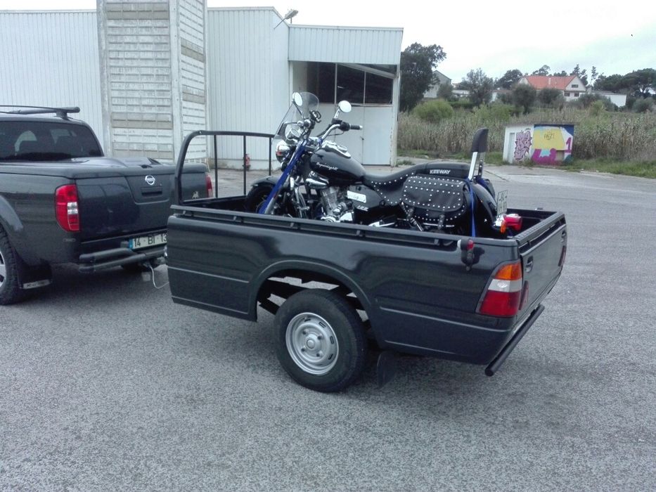 Reboque em estado impecável