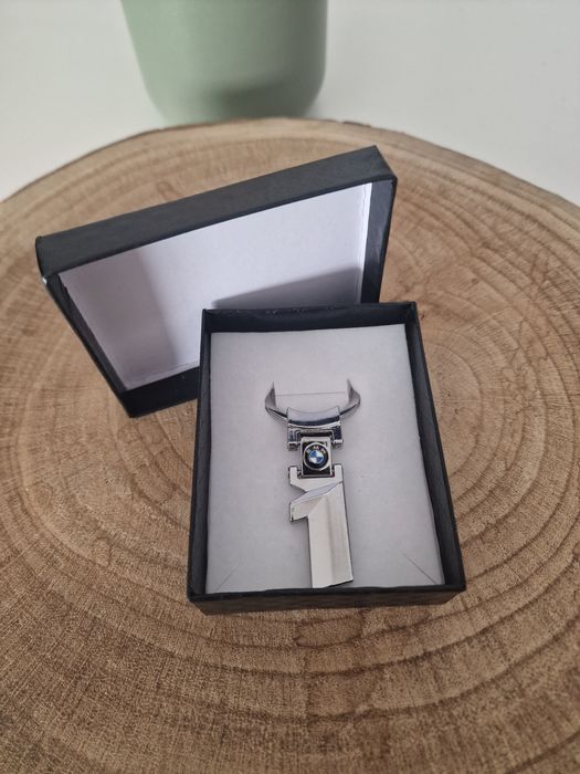 Porta chaves bmw serie 1 , 3 , 5 , 6 , 7 , X novos logo cinza cromado