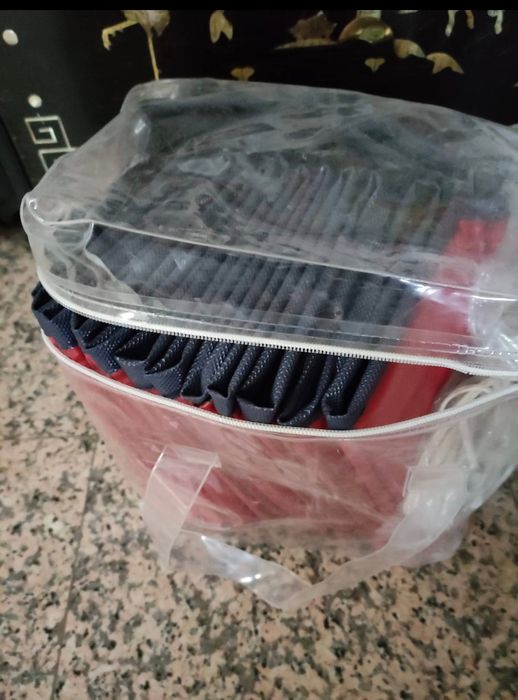 Piscina vermelha para cães