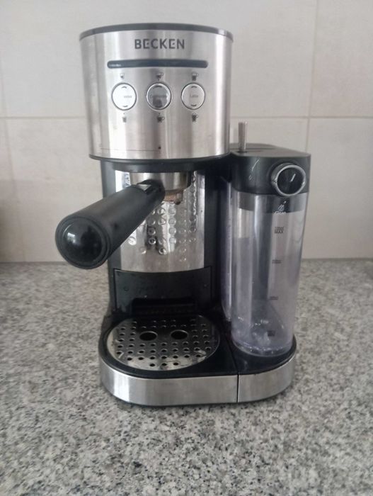 Máquina de Café Expresso Becken BECM4567