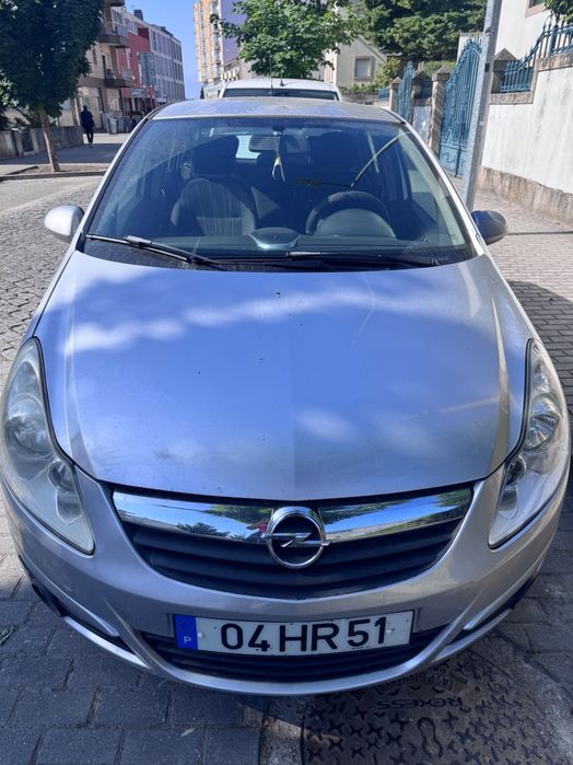 Opel Corsa 1.2 de 2009 em ótimo estado geral