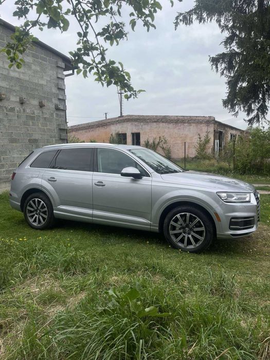 Продам Audi Q7 2017