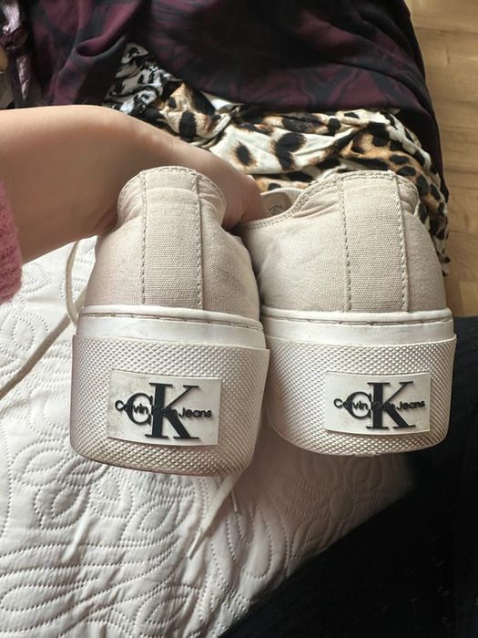 Płócienne trampki na platformie 41/42