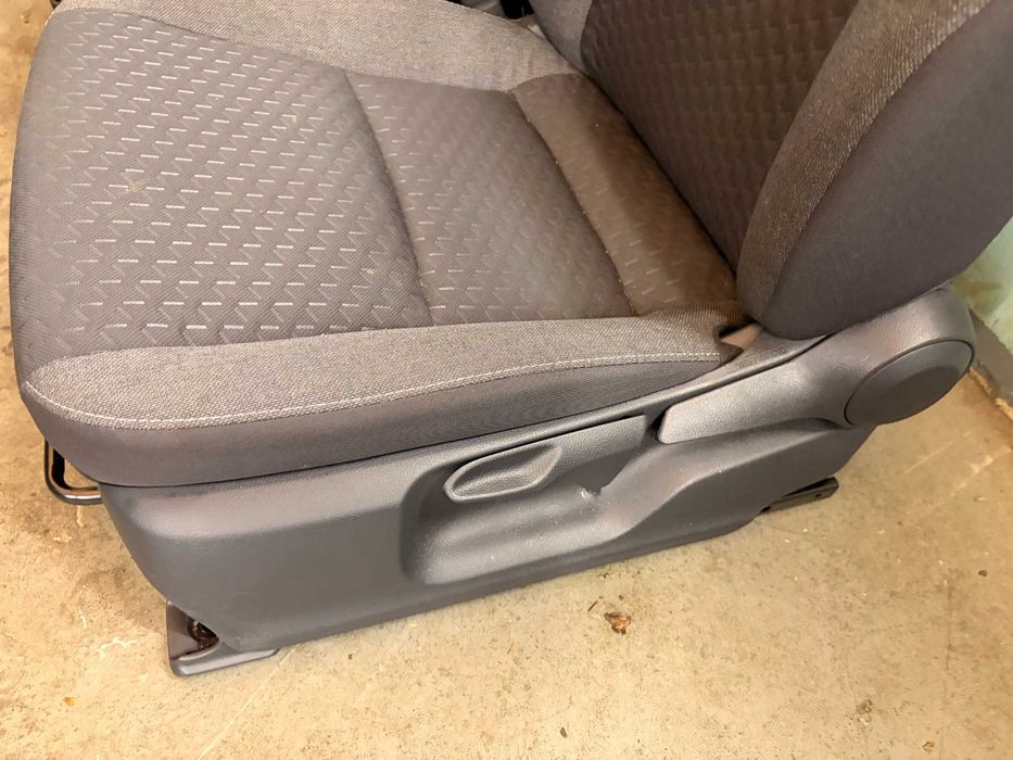 Fotele kanapa Yaris Cross nowe grzane