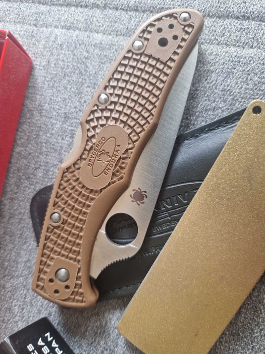 Nóż Spyderco Endura z osełką