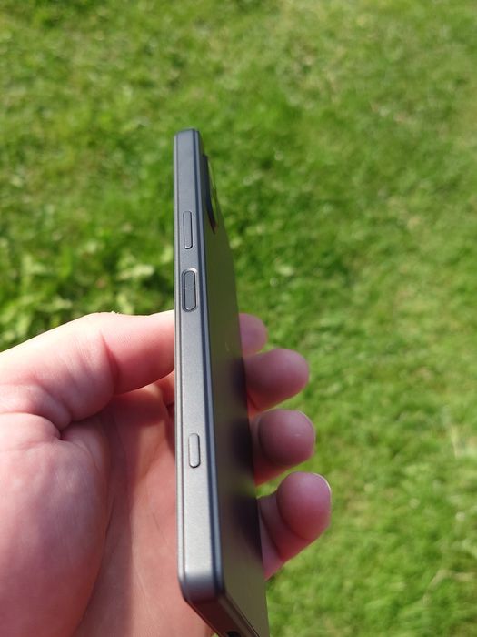 Компактный флагман Sony Xperia 5 v mark5 8/128гб