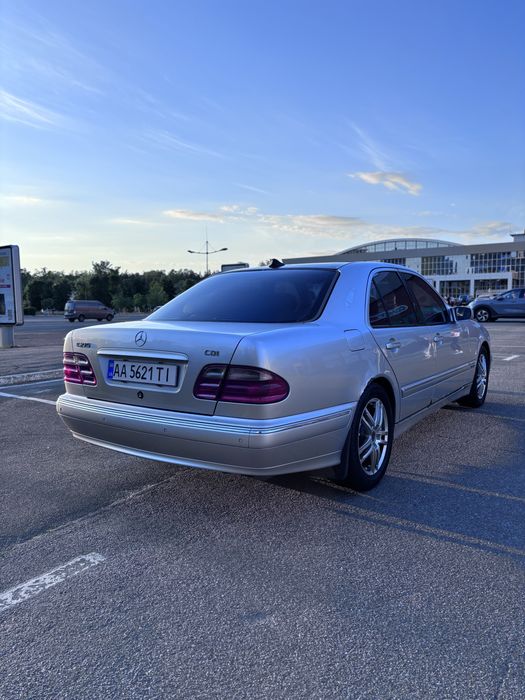 Mercedes-Benz E-Class 2000
