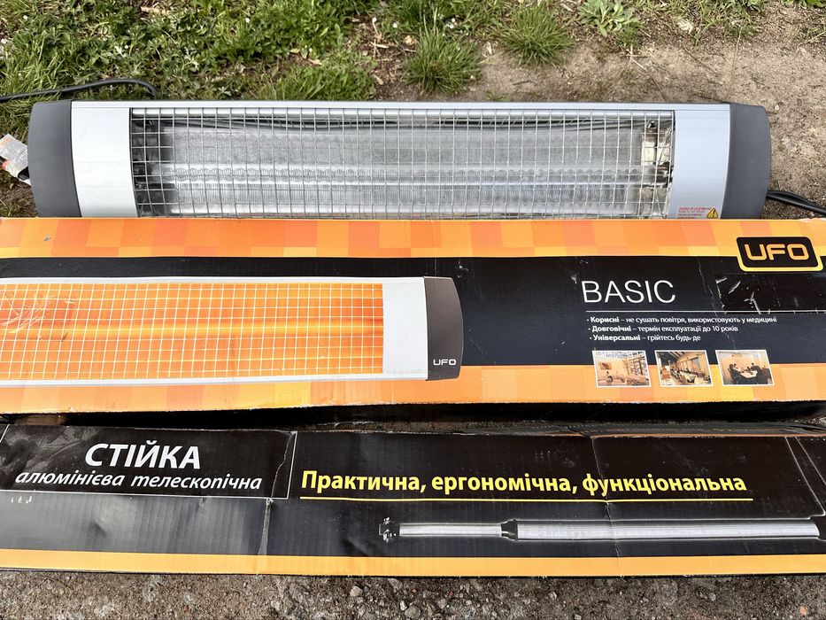 Інфрачервоний обігрівач UFO BASIC 1800 (YU18EN) з ніжкою.