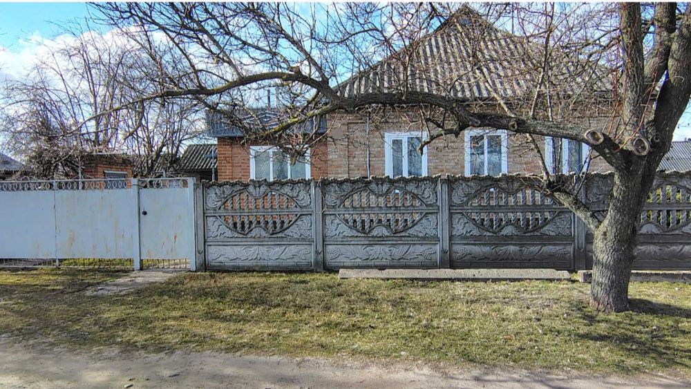 Продається будинок в місті Пирятин по вулиці Прилуцька