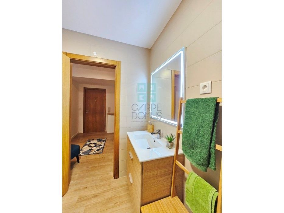 Apartamento T1 renovado em Cascais