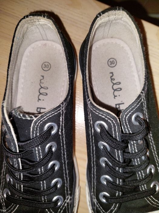 Trampki, tenisówki, czarne, biała guma, rozmiar 30