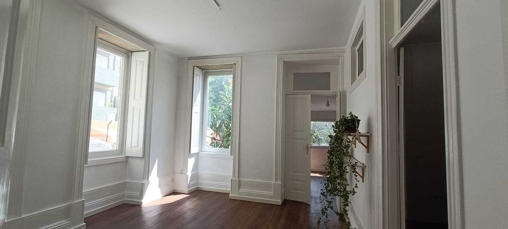 AMPLO T4 DUPLEX para arrendar no centro de ESPINHO