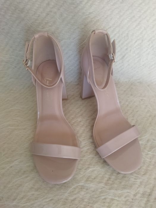 Buty na obcasie rozmiar 41
