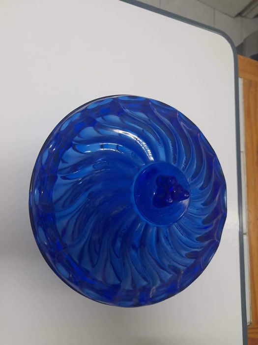 Bomboniere vintage em vidro prensado azul cobalto