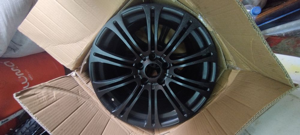 4 jantes BMW 19'' 8.5 J 5x120 72.6 e60 e61 e90 e91 style 220