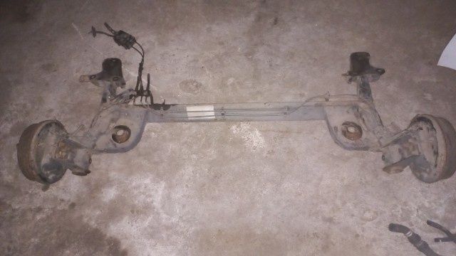 Belka tylnego zawieszenia renault twingo 2 2lift  dawca