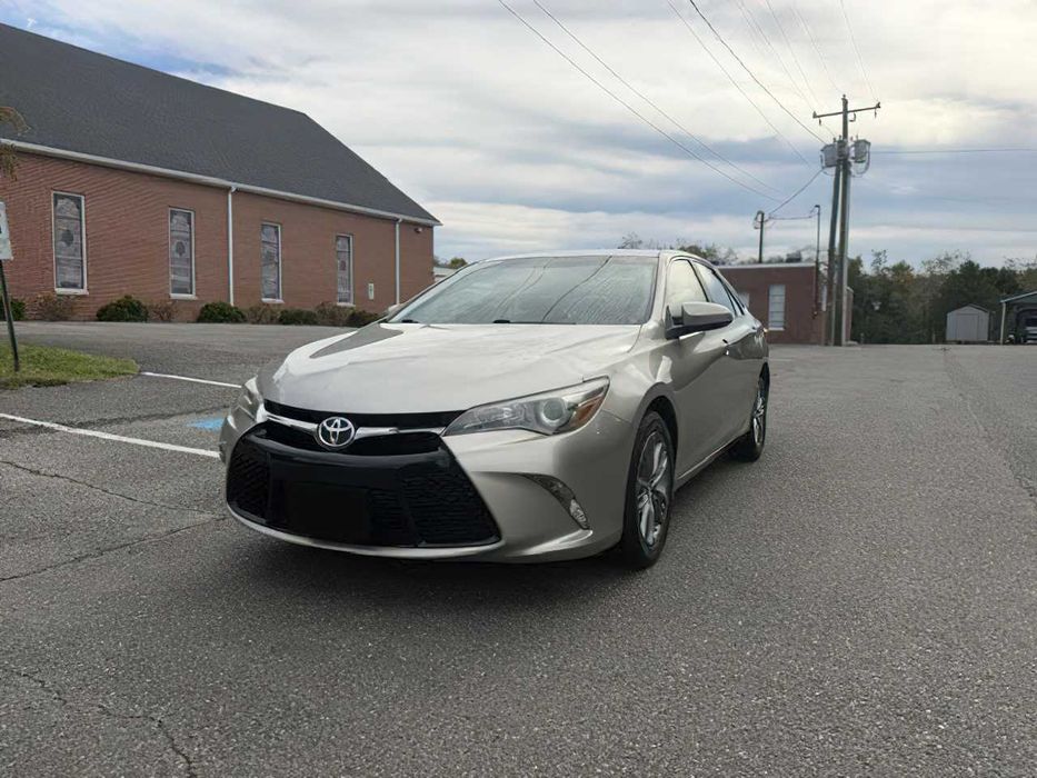 Toyota Camry      2016