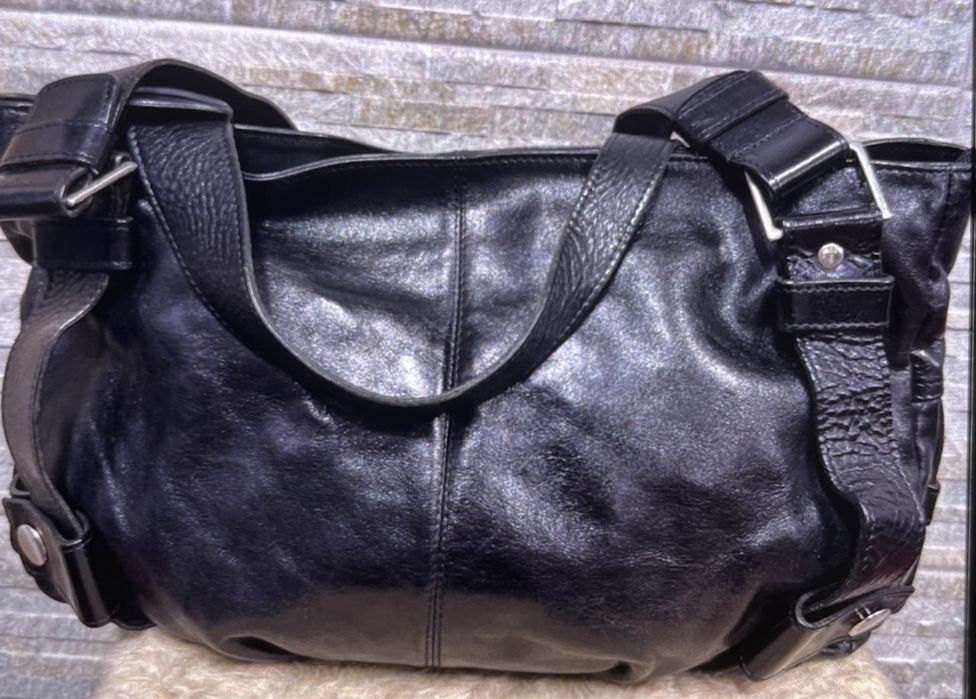 Красивая кожаная сумка