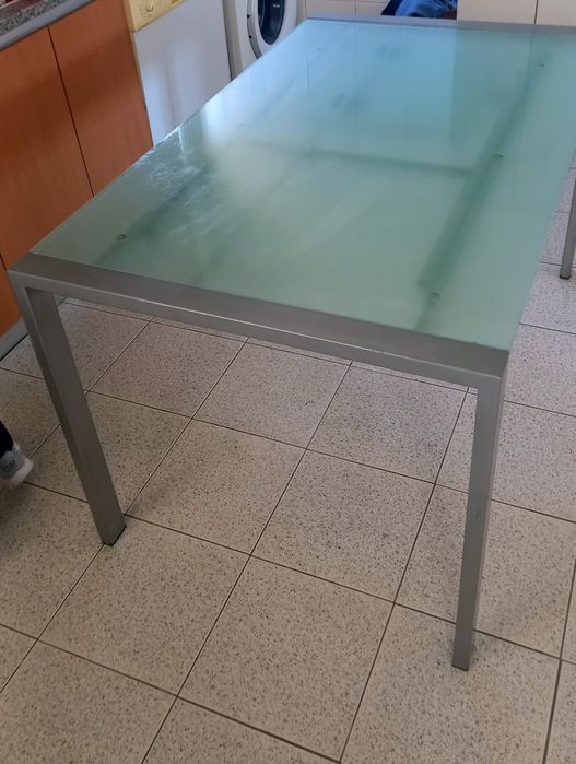 Mesa metálica tampo vidro 85x142cm extensível Qualidade