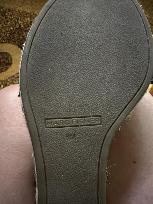 Замшевые босоножки на платформе