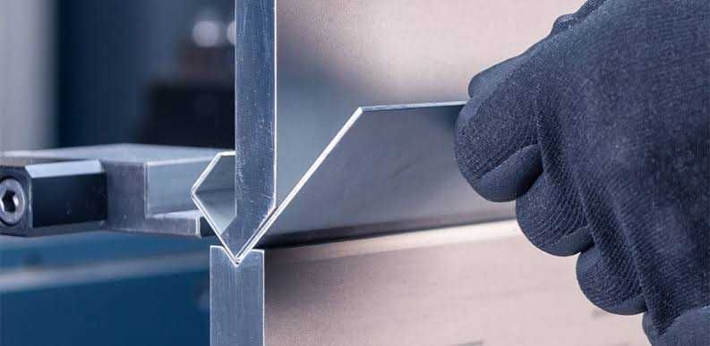 Usługi gięcie blach na prasie krawędziowej CNC Projektowanie Spwanie Produkcja (ALuminium  Stal, Nierdzewna)