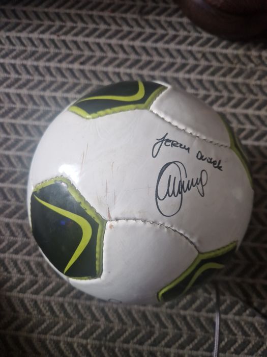 Piłka  z autografem Jerzy Dudka
