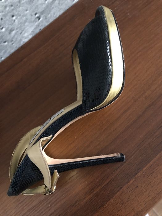 Продам босоножки JIMMY CHOO