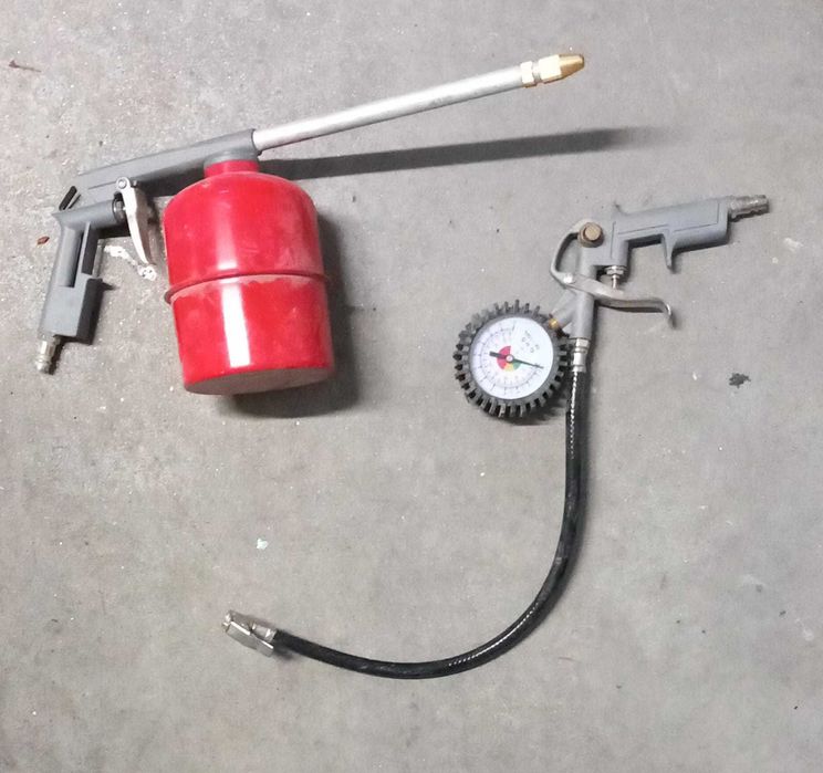 Compressor de Ar Cevik Pro50VX - (Com motor de 3HP e depósito de 50 litros) Leroy Ref 85683522