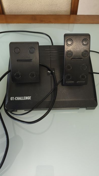 Volante com Pedais NGS para PC e consola