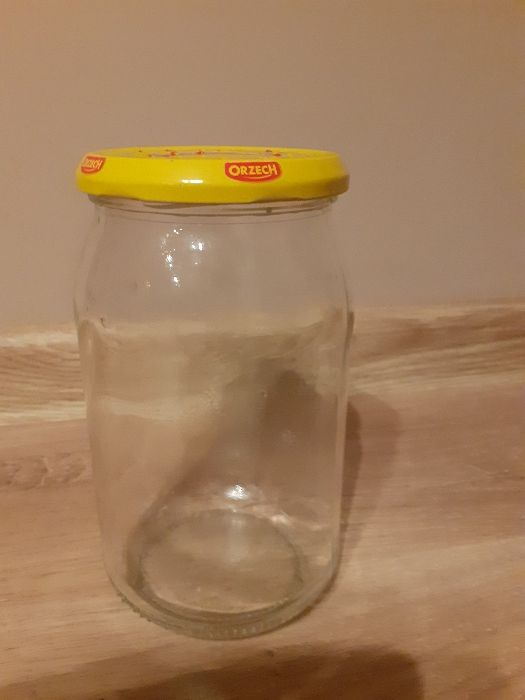 Słoiki z  zakretkami