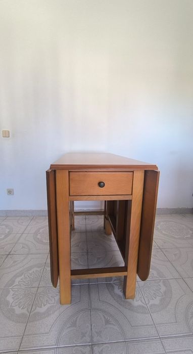 Mesa estilo holandês de madeira maciça