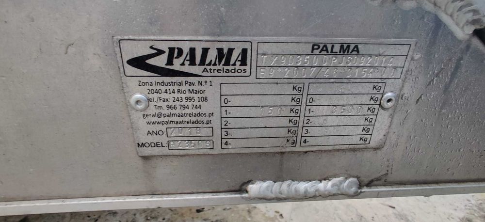 reboque de carga caixa fechada