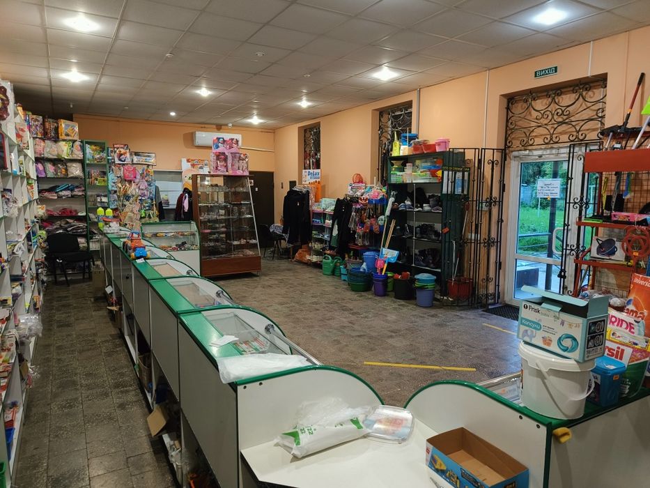 Продам,обміняю  магазин промислових товарів 80,1м/2 в смт.Благодатне