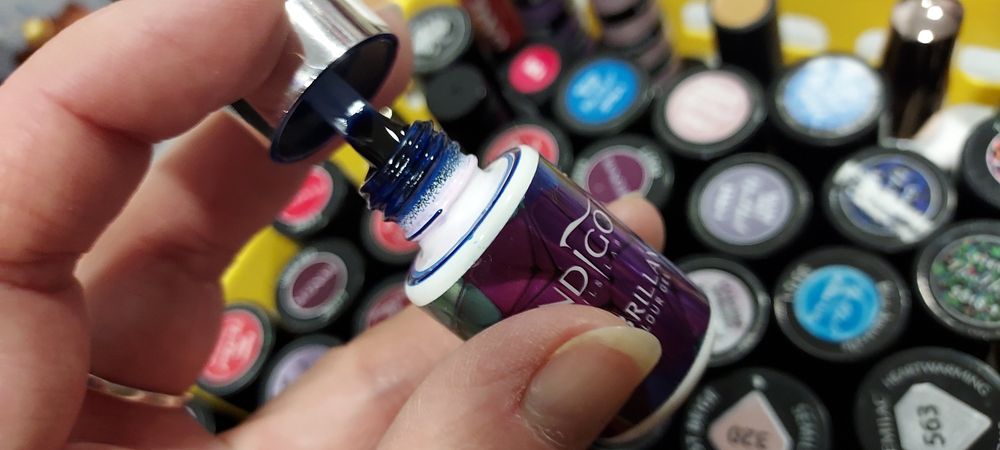 Zestaw kolorowych hybryd z lampą oraz naklejkami