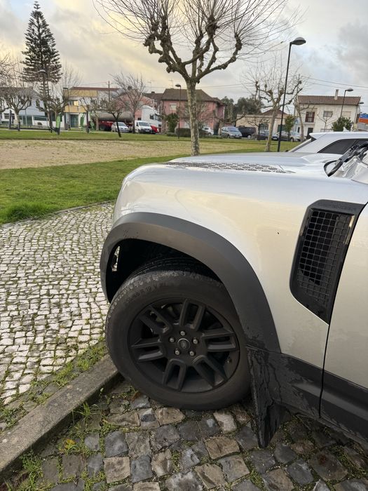 Jantes e pneus 19” Land Rover Defender L663