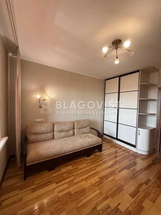 Продаж 2К квартири ст. м. Академмістечко 5 хв.пішого ходу.