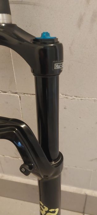Fox rhythm 32 130 mm skok