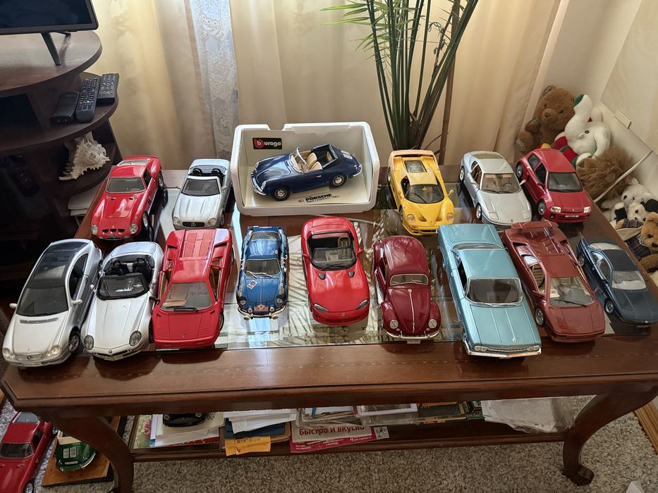 Машинки колекційні  bburago maestro 1:18