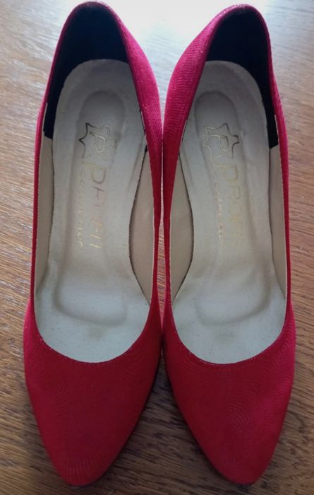 Buty nowe, stan idealny. Rozmiar 38 wkładka 24