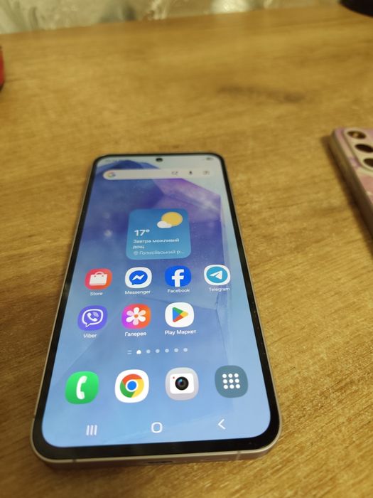 Продається мобільний телефон самсунг а55 256g