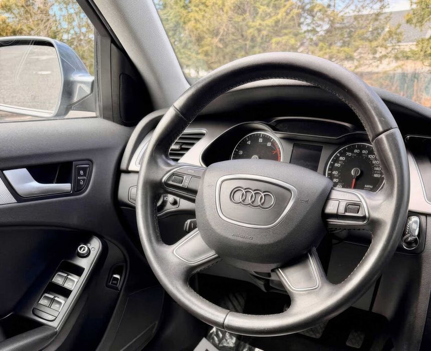 Audi A4 quattro Premium      2014