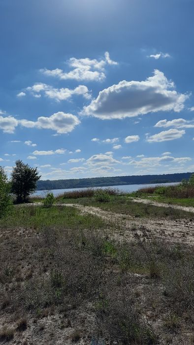 Продам земельну ділянку з виходом на Дніпро