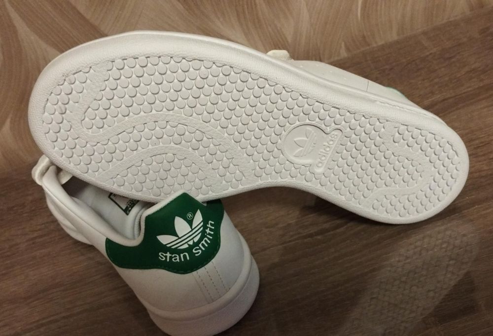 Кросівки ADIDAS  STAN SMITH  35 р